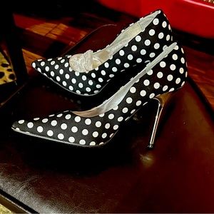 Black and white 4 inch dotted shoes
